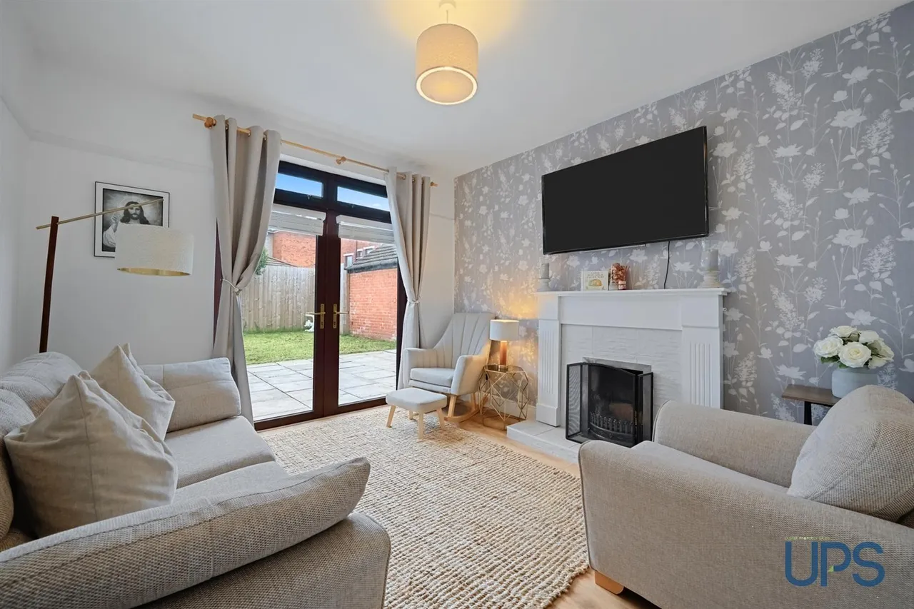Ashton Avenue, Finaghy Road North, BT10, photo 4