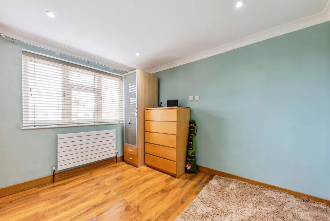 Low Road, Barrowby, NG32, photo 18