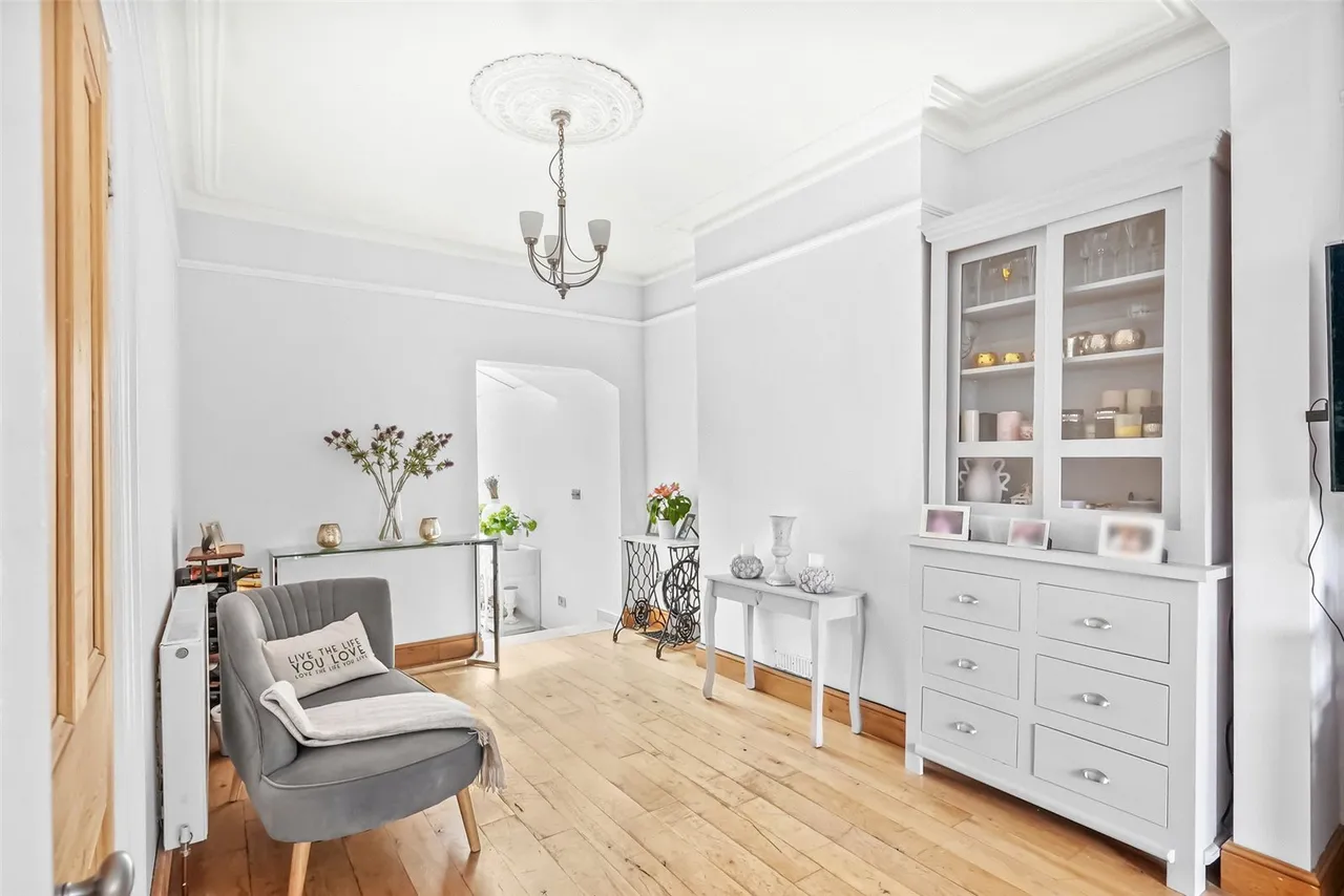 Blackmores Grove, Teddington, TW11 9AE, photo 4