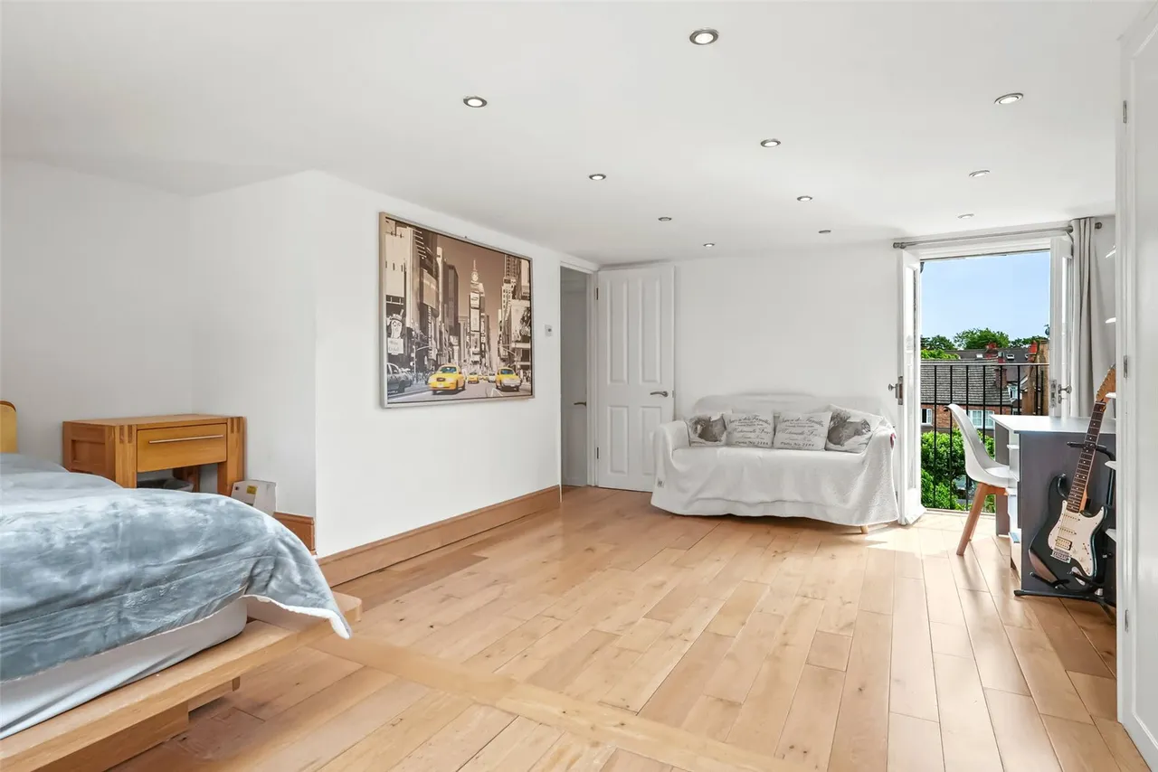 Blackmores Grove, Teddington, TW11 9AE, photo 13