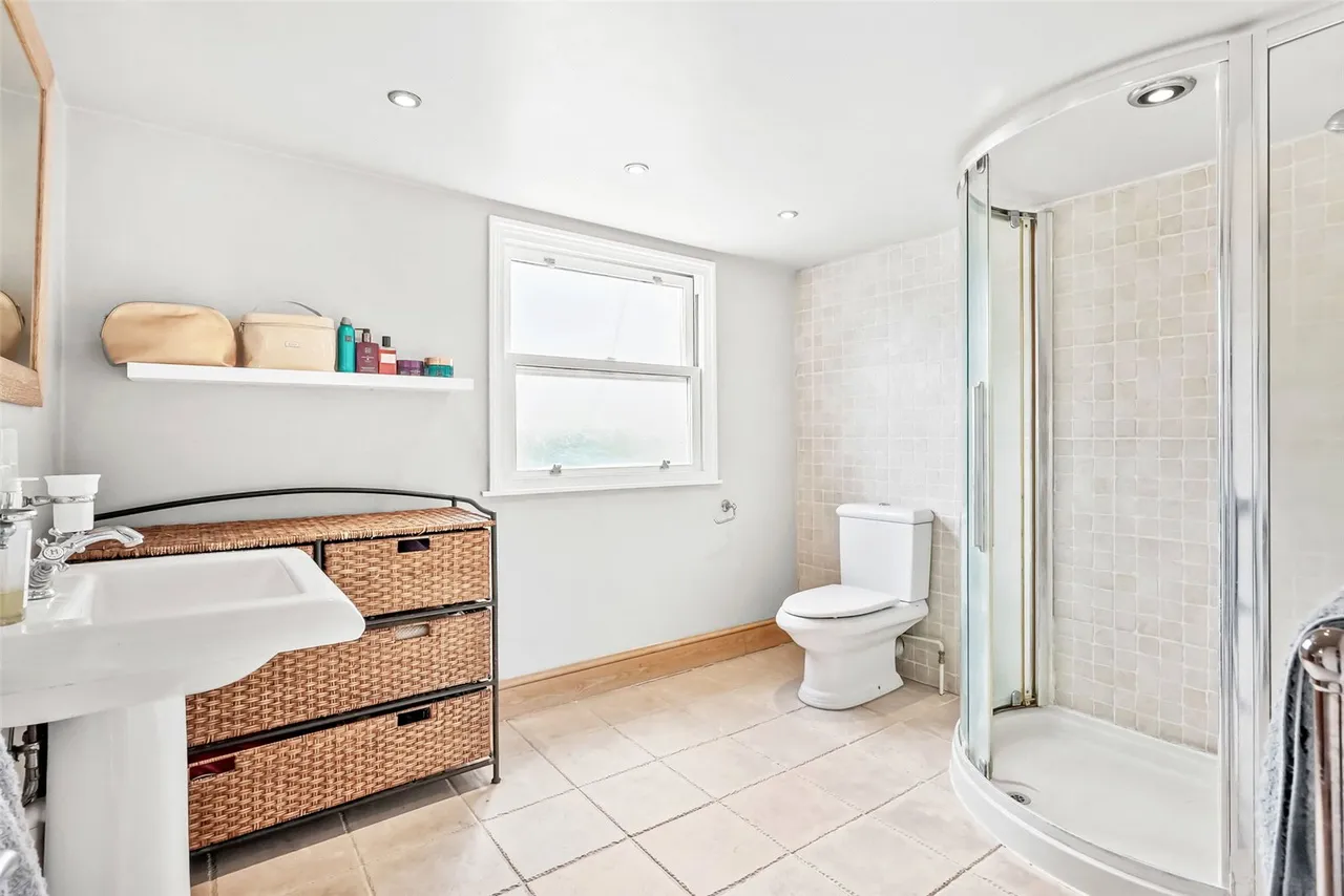 Blackmores Grove, Teddington, TW11 9AE, photo 11