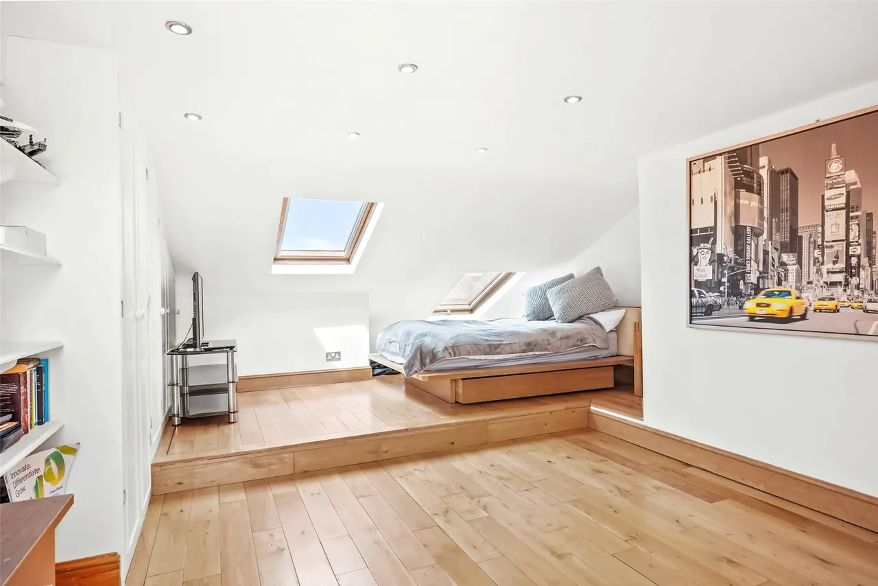 Blackmores Grove, Teddington, TW11 9AE, photo 12