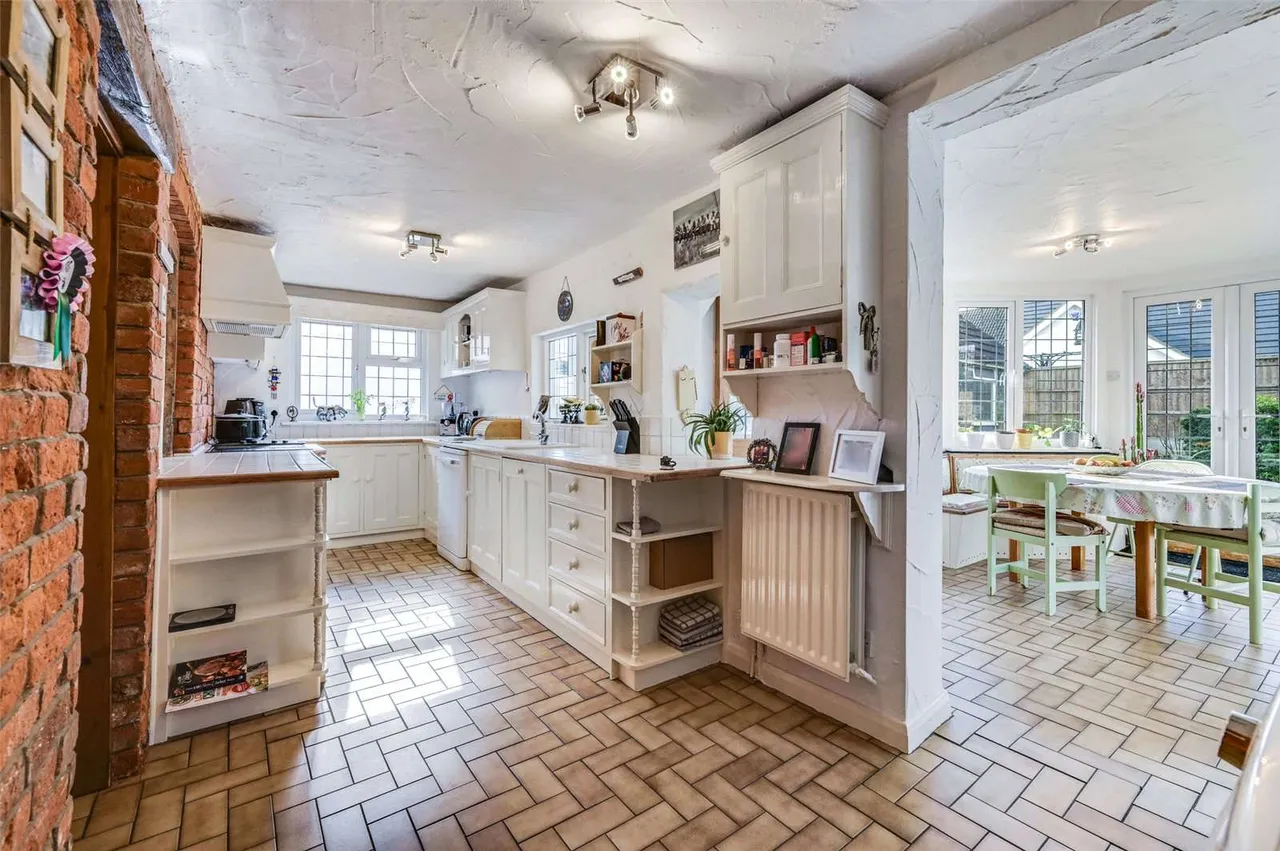 Dunmow Road, Leaden Roding, Dunmow, Essex, CM6 1QA, photo 8
