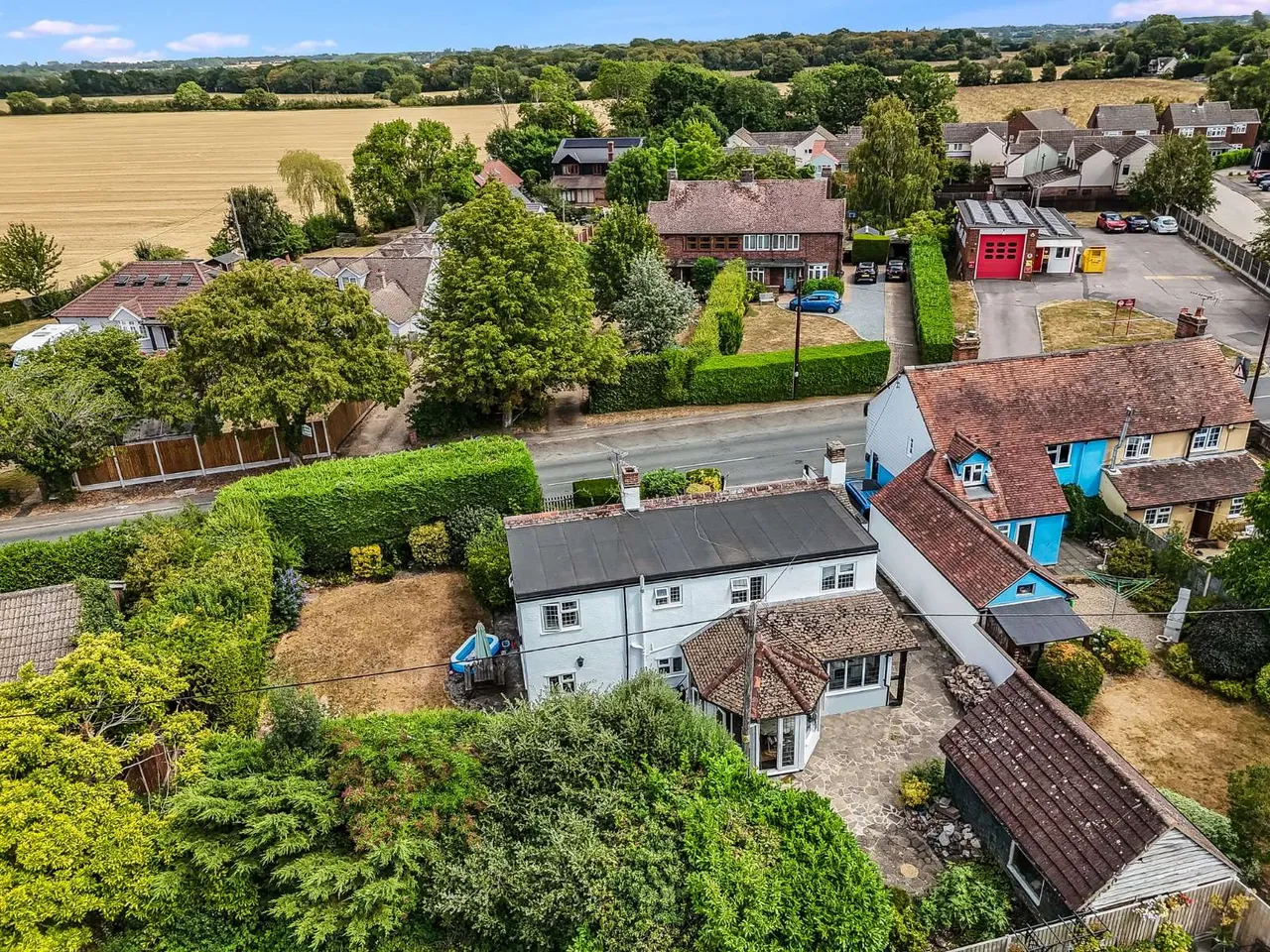 4 bed house for sale — Dunmow Road, Leaden Roding, Dunmow, Essex, CM6 1QA