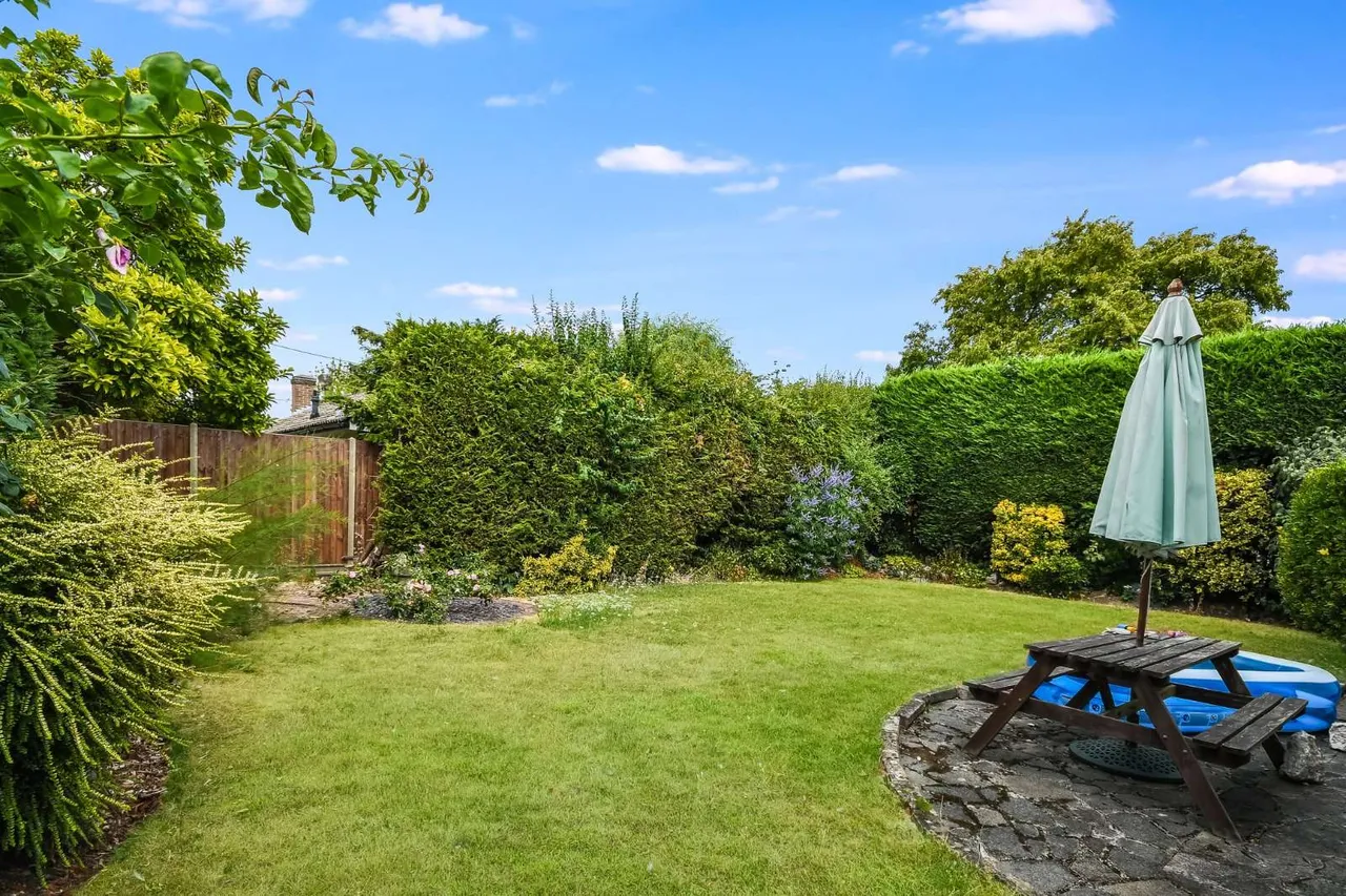 Dunmow Road, Leaden Roding, Dunmow, Essex, CM6 1QA, photo 3