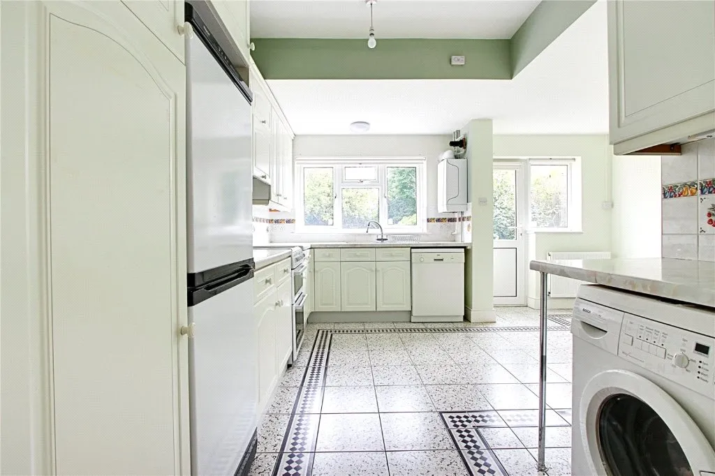 Browning Road, Enfield, Middlesex, EN2 0HH, photo 6