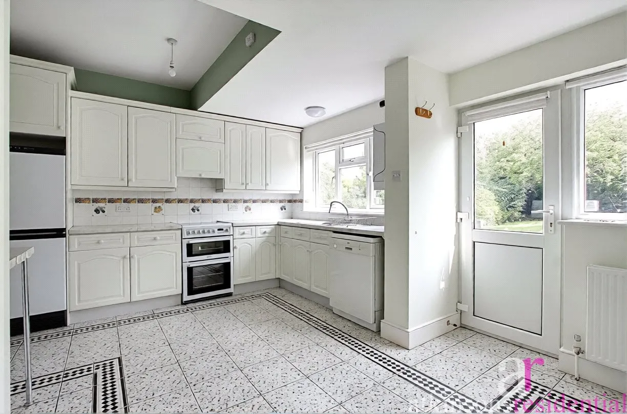Browning Road, Enfield, Middlesex, EN2 0HH, photo 5