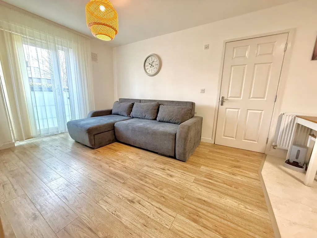 Daimler Drive, Dunstable LU6 1FE, photo 7