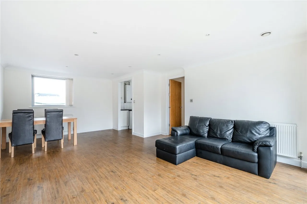 Cambridge Heath Road, London, E2, photo 5