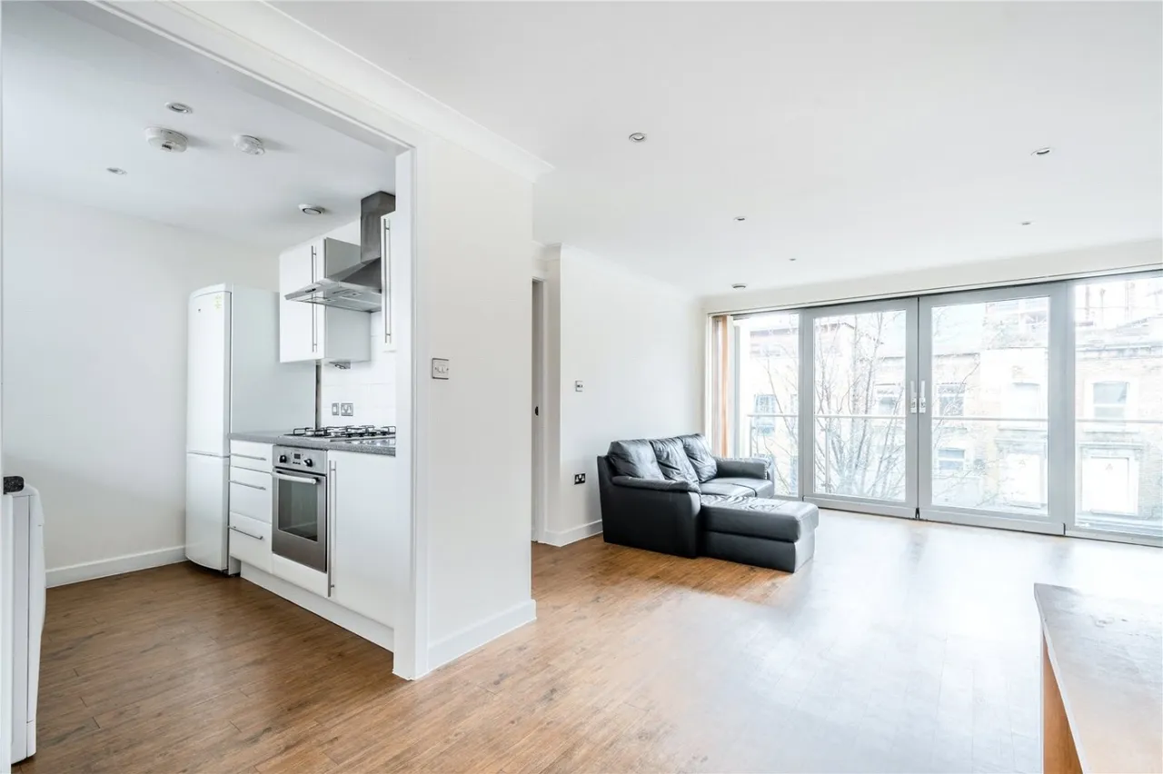Cambridge Heath Road, London, E2, photo 6