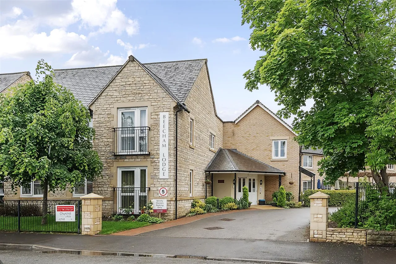 1 bed flat for sale, Somerford Road, Cirencester, GL7