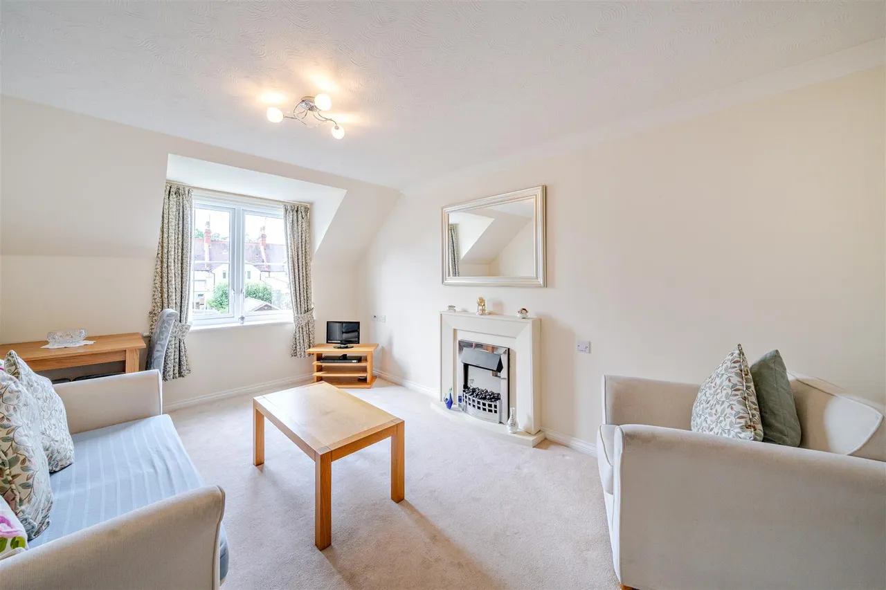 Somerford Road, Cirencester, GL7, photo 2