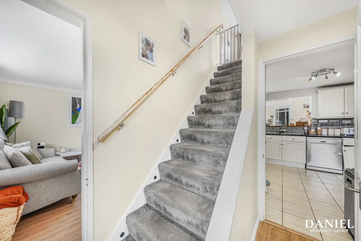 Bourne Avenue, Laindon, SS15, photo 8