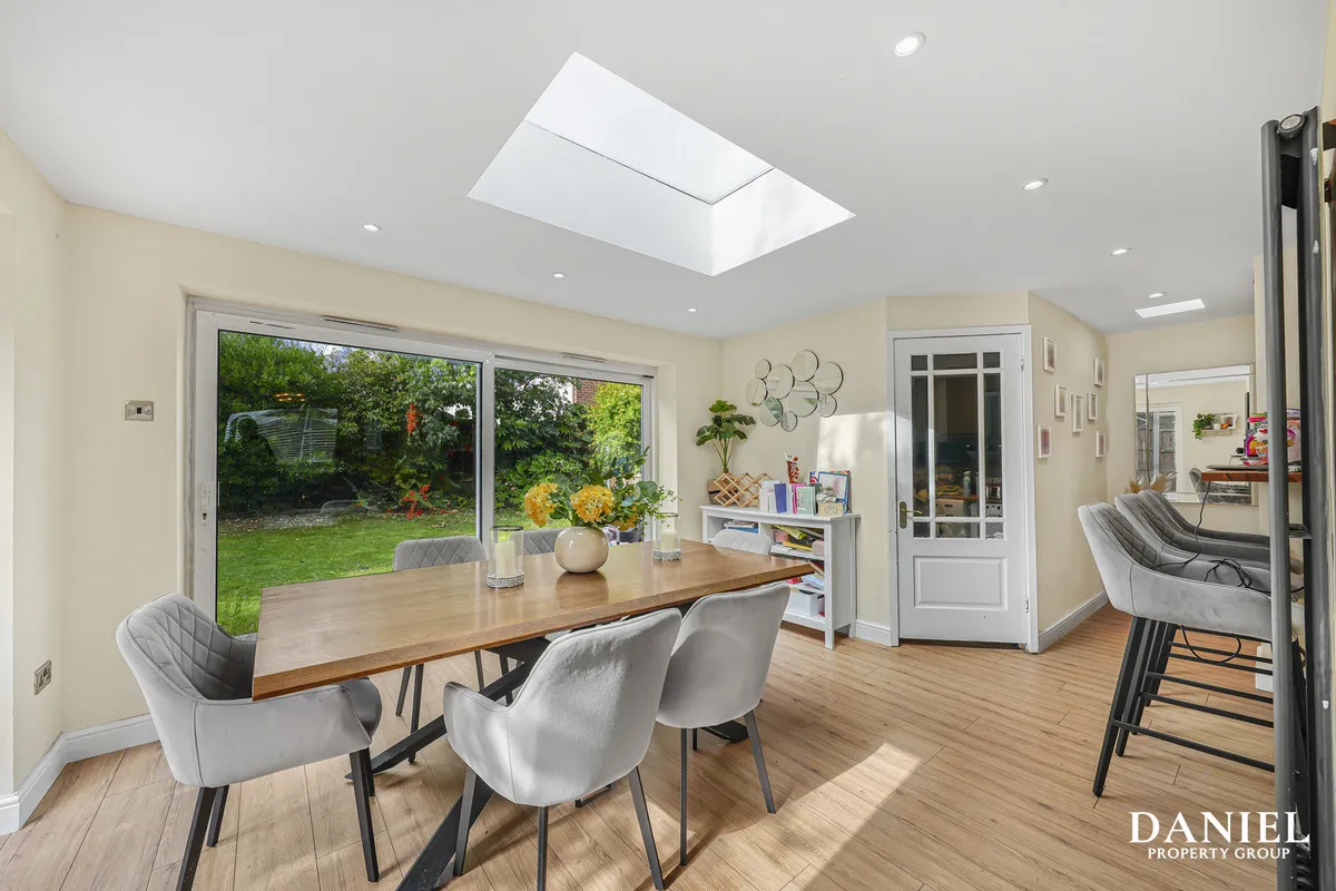Bourne Avenue, Laindon, SS15, photo 14