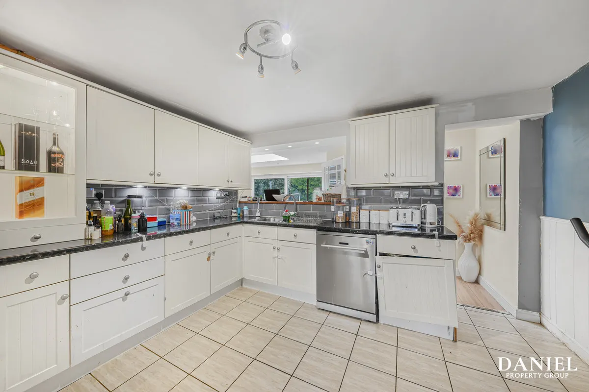 Bourne Avenue, Laindon, SS15, photo 5