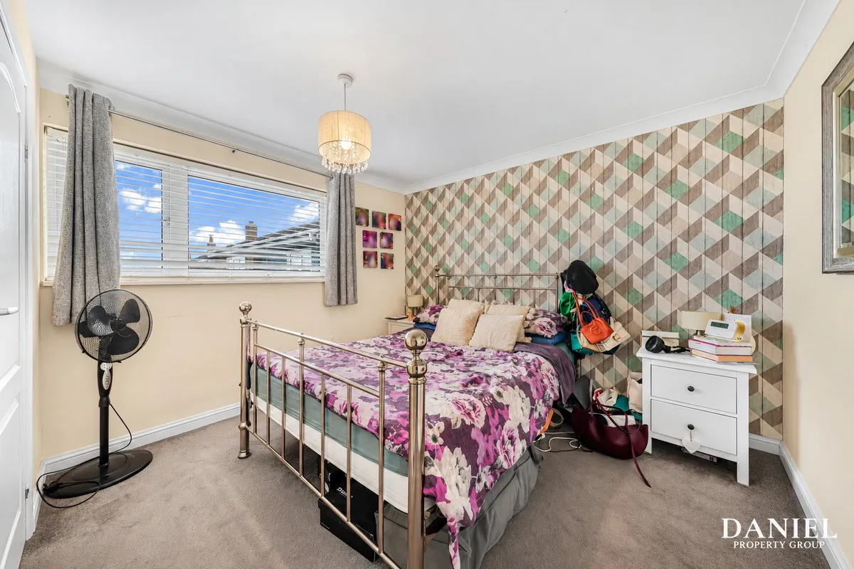 Bourne Avenue, Laindon, SS15, photo 18