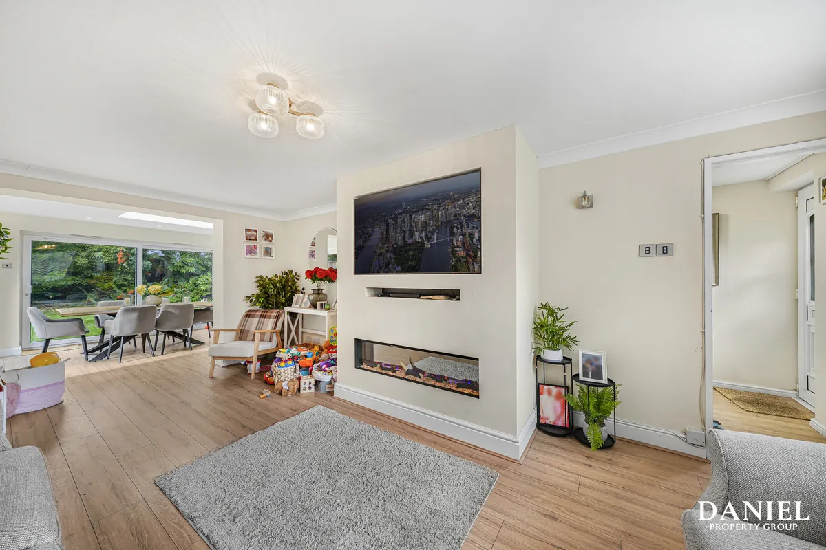 Bourne Avenue, Laindon, SS15, photo 2