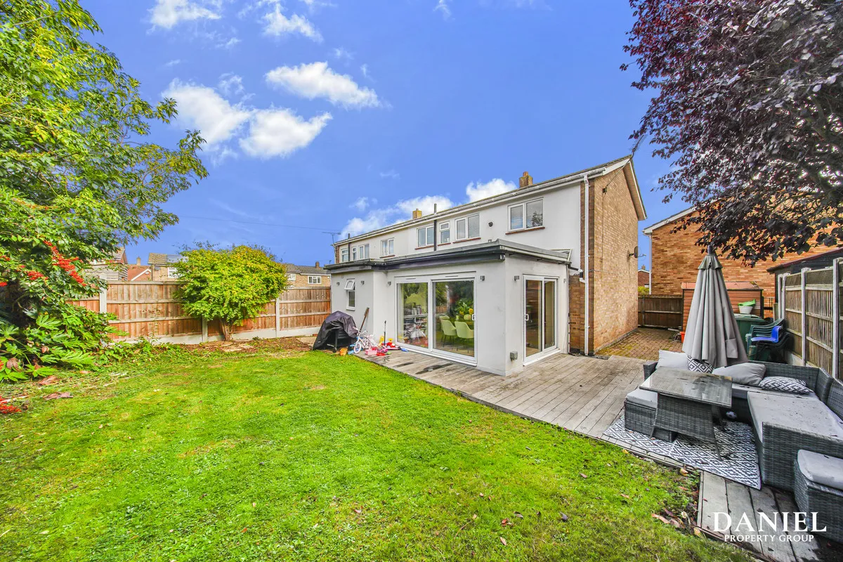 Bourne Avenue, Laindon, SS15, photo 27