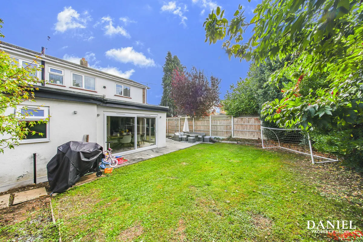 Bourne Avenue, Laindon, SS15, photo 28