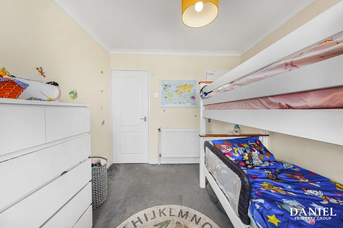 Bourne Avenue, Laindon, SS15, photo 23