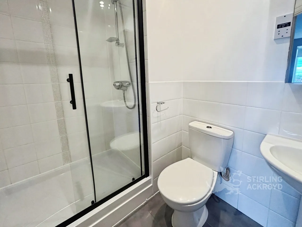 Sundeala Close, Sunbury-on-Thames, TW16, photo 10