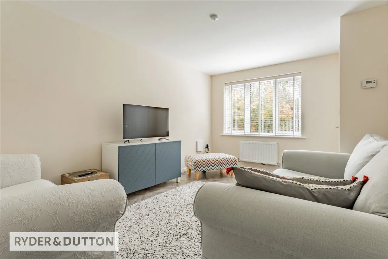 Queen Victoria Street, Balderstone, OL11, photo 2
