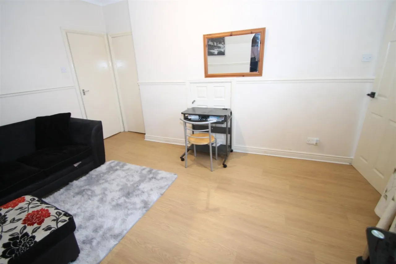 Halesowen Road, Cradley Heath, photo 8