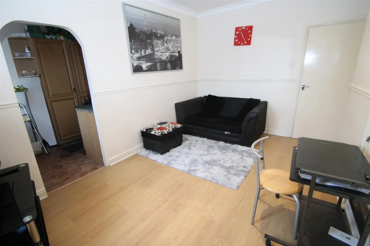Halesowen Road, Cradley Heath, photo 9