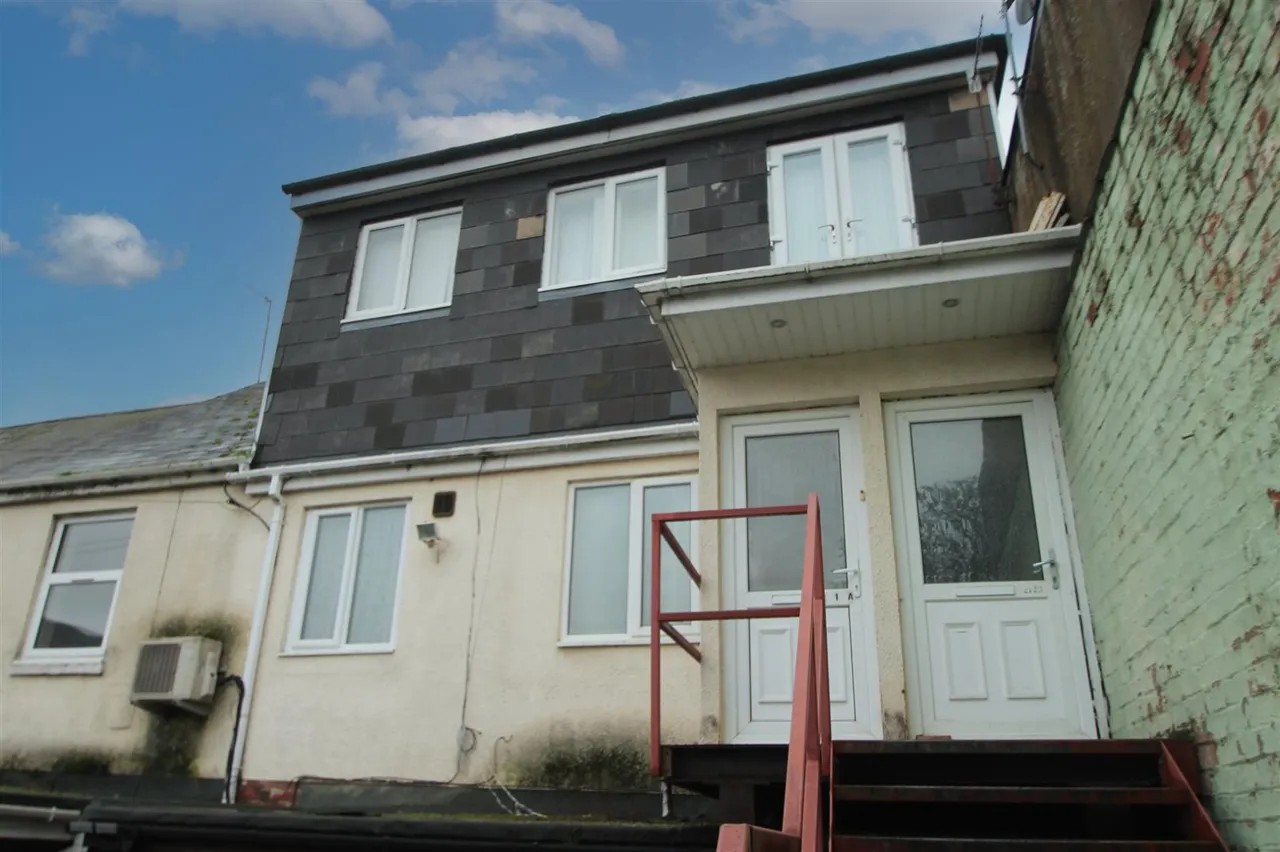 1 bed property for sale — Halesowen Road, Cradley Heath