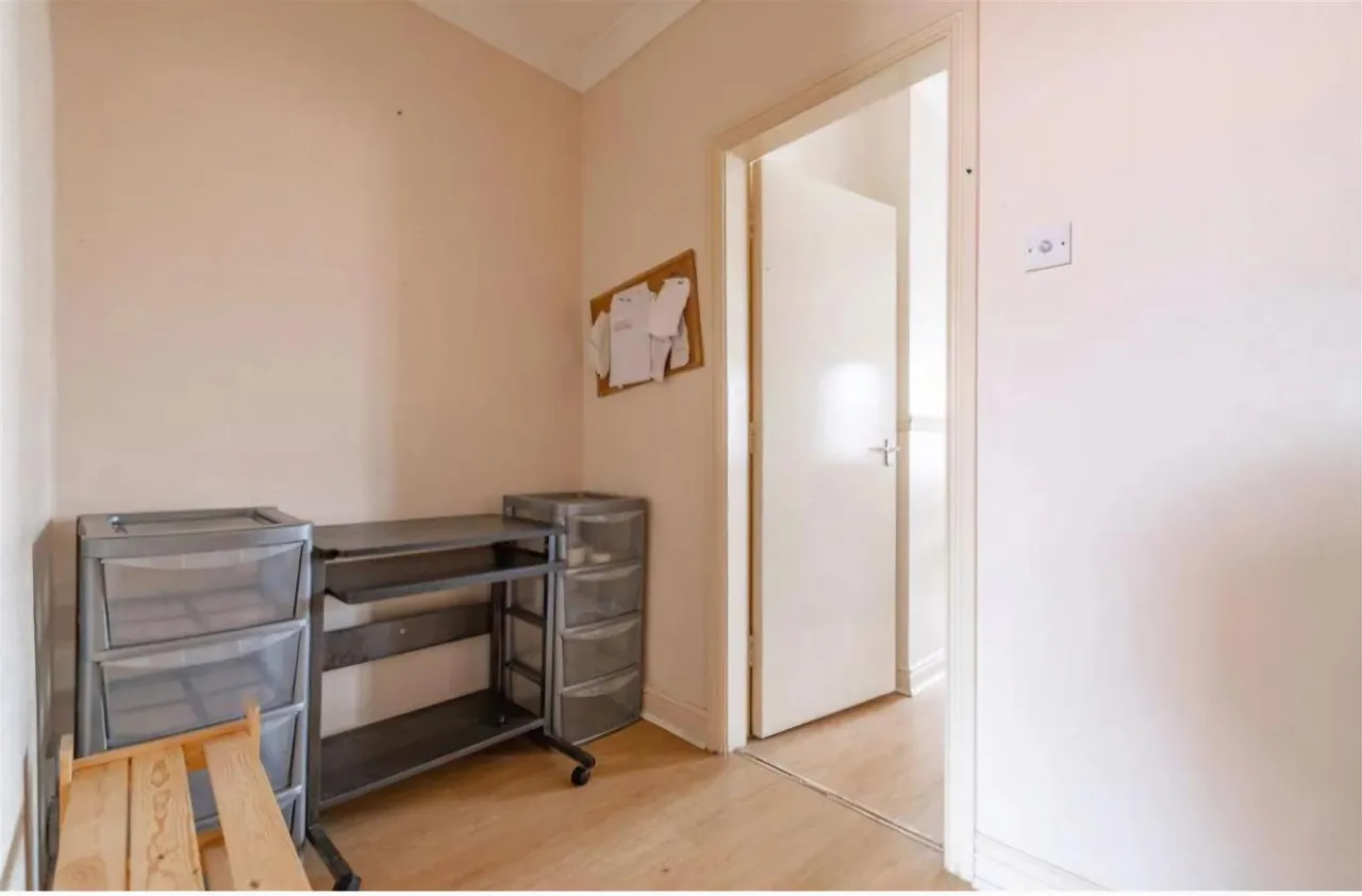 Halesowen Road, Cradley Heath, photo 7