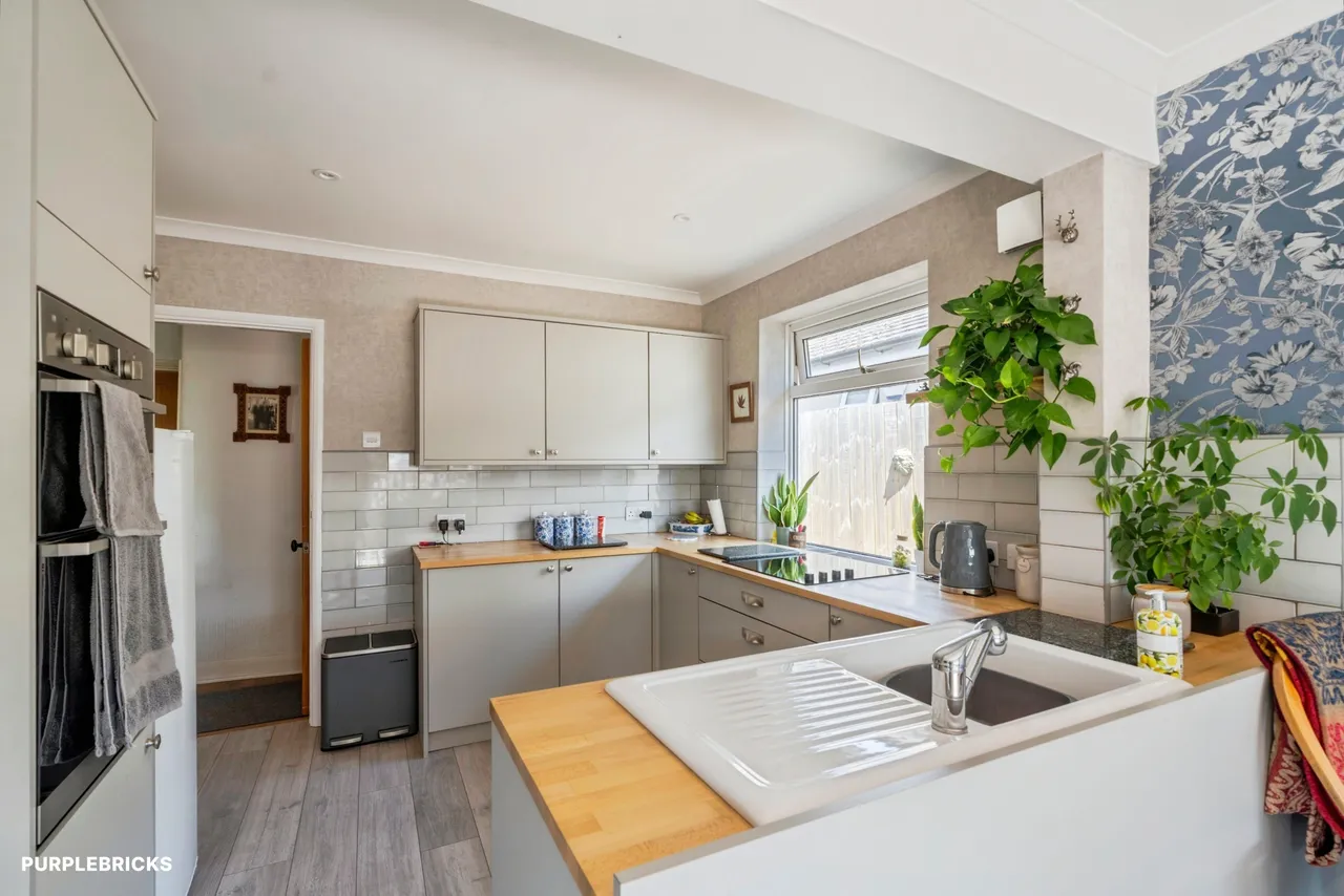 Grand Avenue, Wick, BN17, photo 13