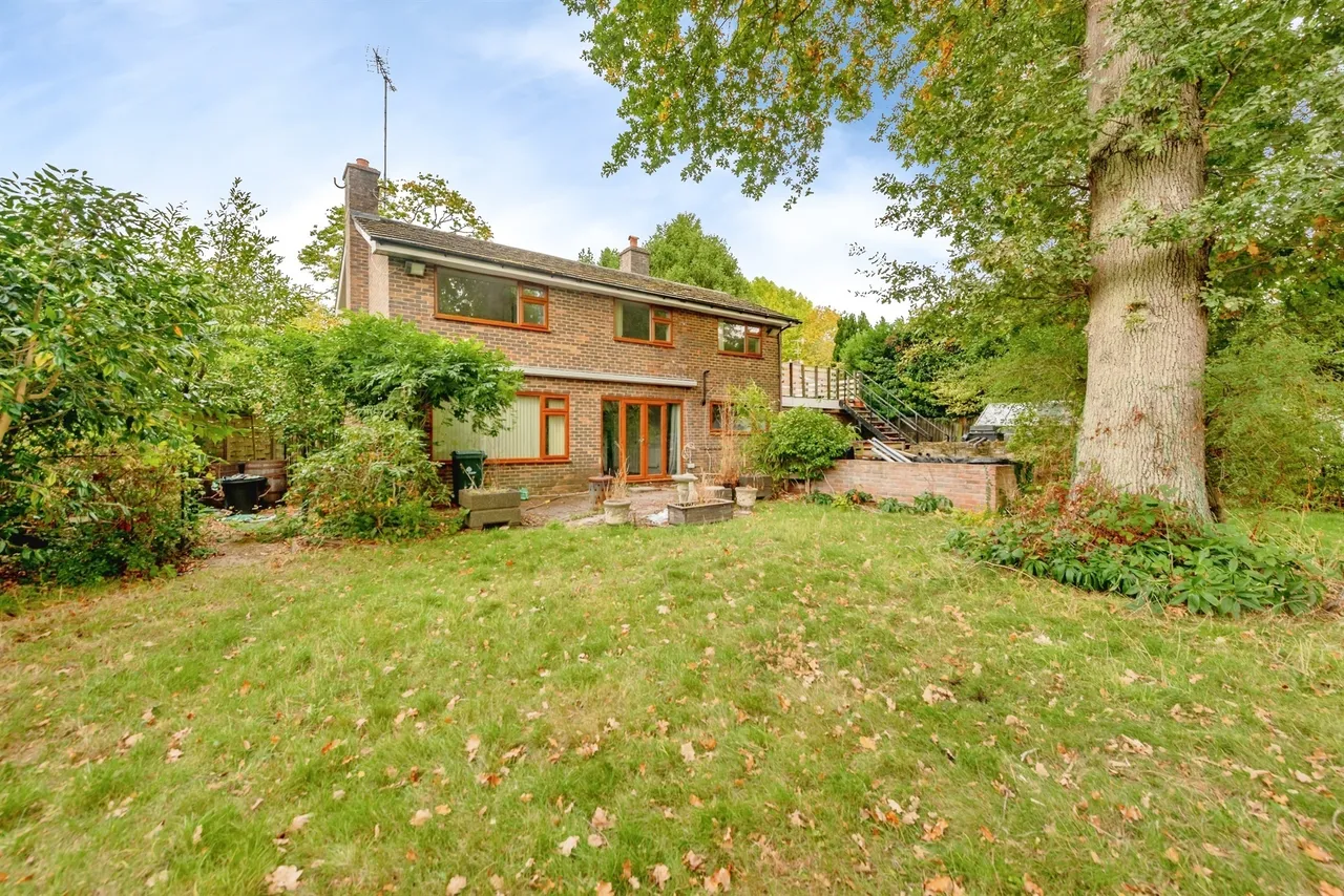 Cobbett Close, Crawley, RH10, photo 2