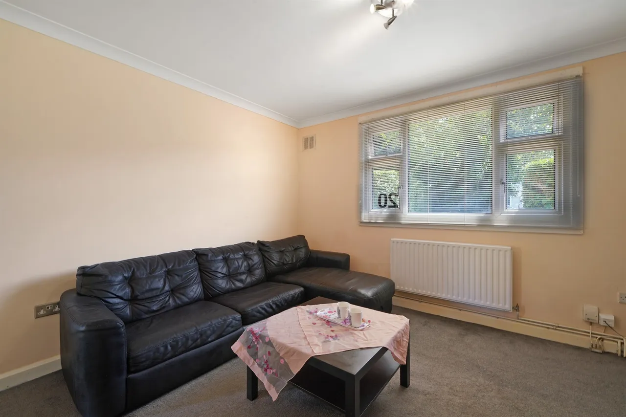 Liberty Avenue, London, SW19, photo 15