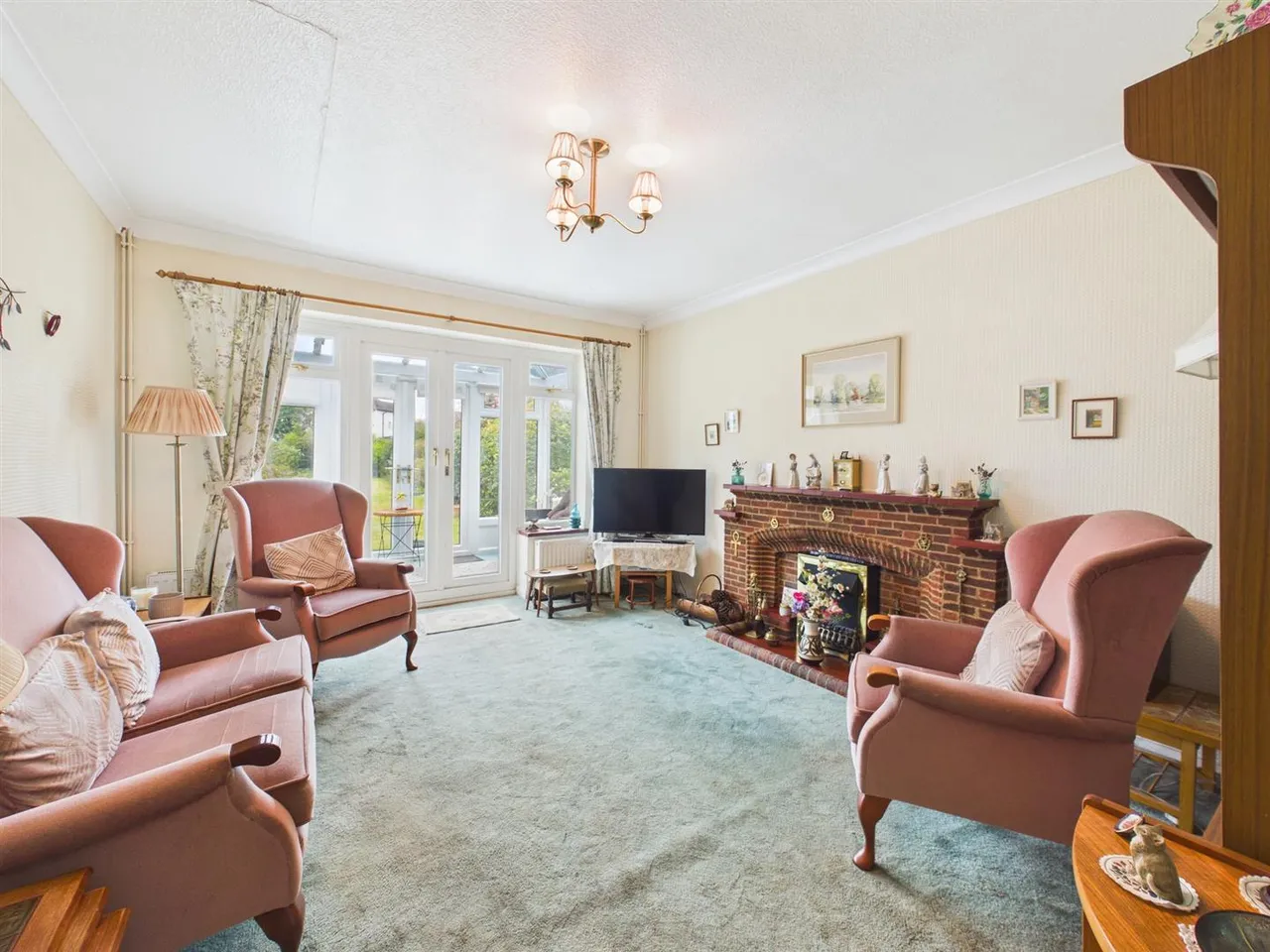 Arlington Drive, Ruislip, HA4 7RL, photo 2