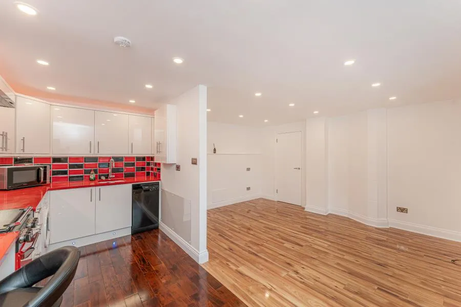 Caroe Court, Edmonton, N9, photo 9