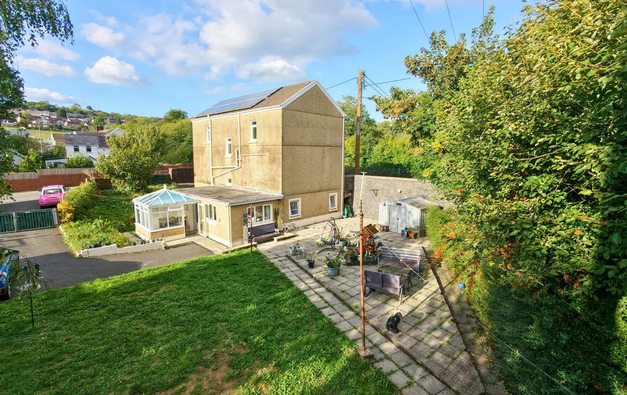 4 bed house for sale, Heol y Felin, Pontyberem, SA15