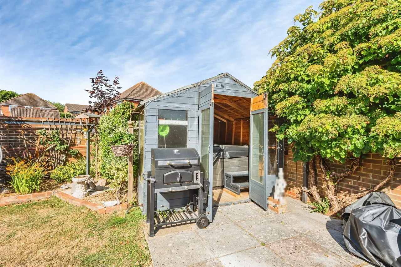 Pentland Close, Eastbourne, BN23, photo 17