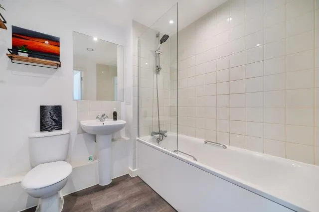 Chieftain Road, Chertsey, KT16, photo 11