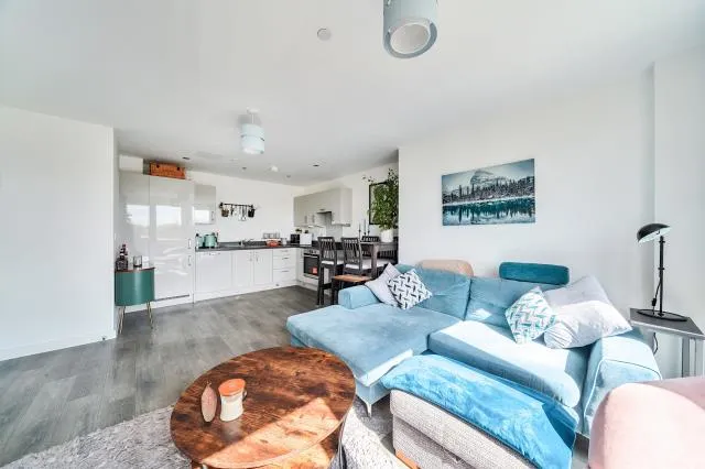 Chieftain Road, Chertsey, KT16, photo 4