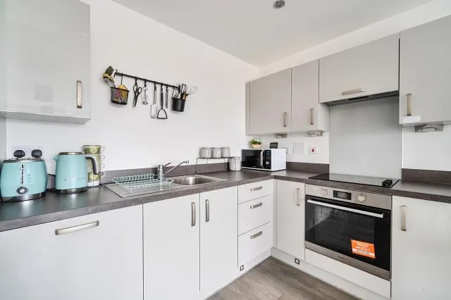 Chieftain Road, Chertsey, KT16, photo 7