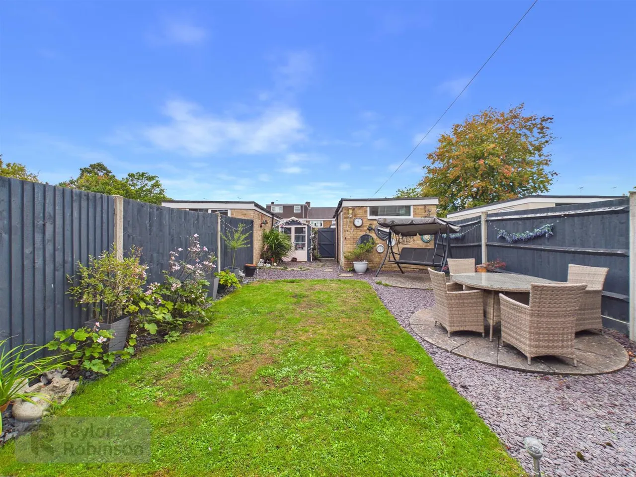 Epping Walk, Furnace Green, RH10, photo 6