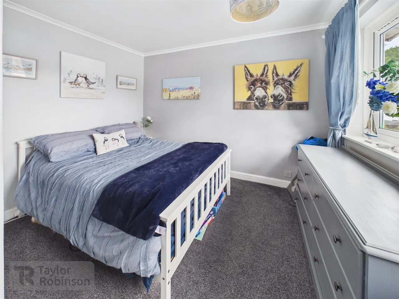 Epping Walk, Furnace Green, RH10, photo 15