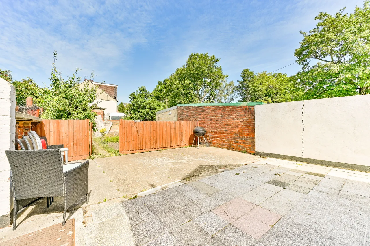 73b Woodside Green, London, photo 11
