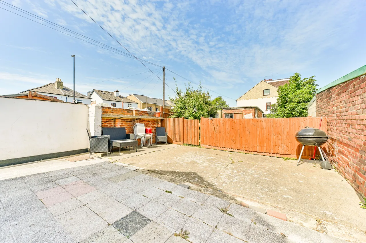 73b Woodside Green, London, photo 9