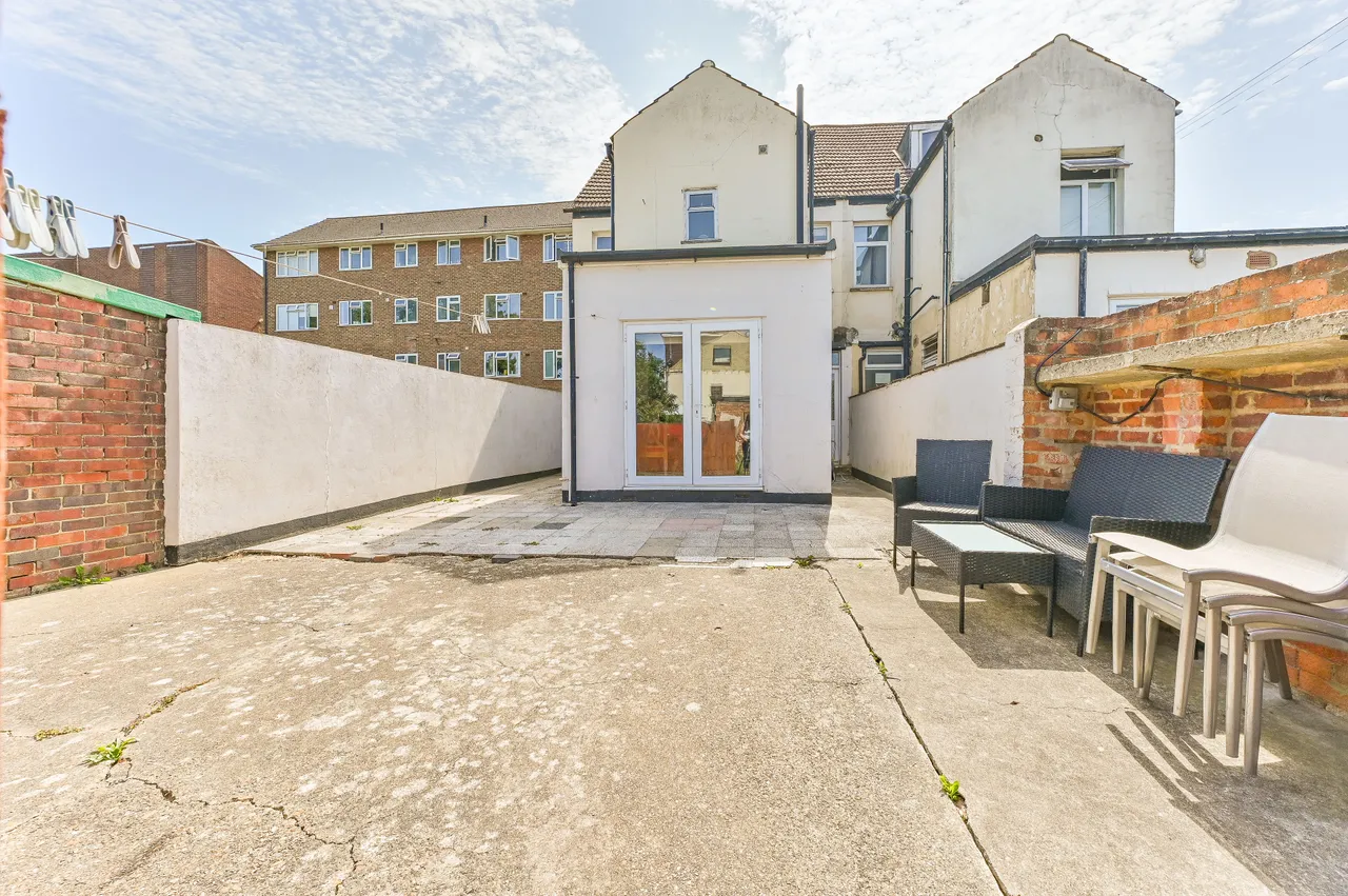 73b Woodside Green, London, photo 10