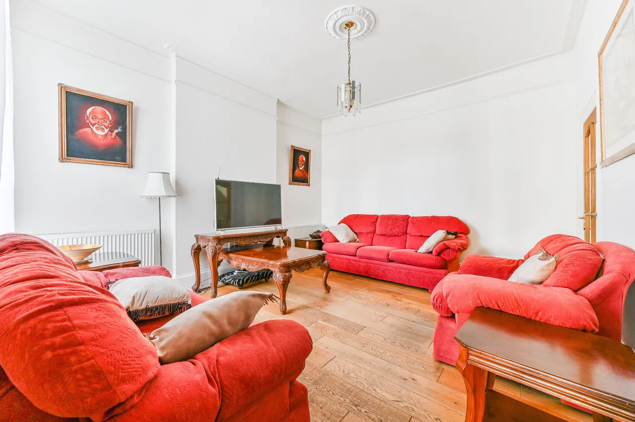 73b Woodside Green, London, photo 5