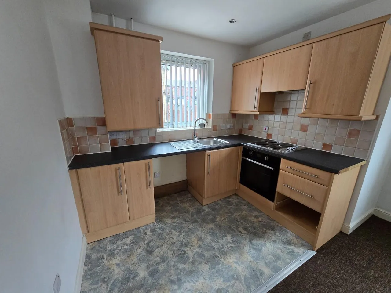 Deardens Street, Bury, BL8 2PB, photo 3