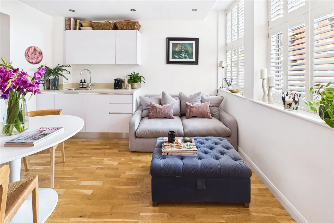 1 bed flat for sale — Streatham High Road, London, SW16