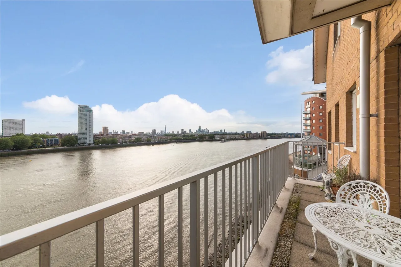 Homer Drive, London, E14, photo 2