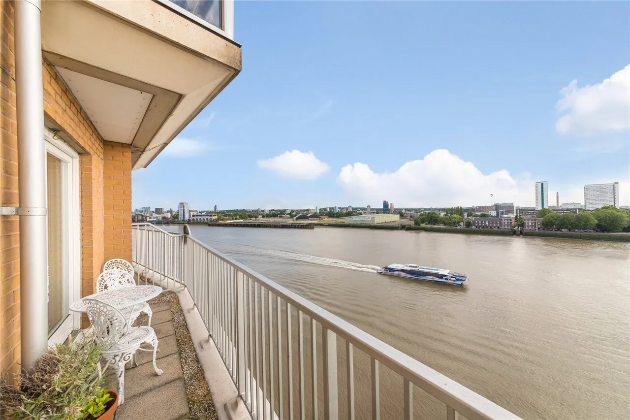 Homer Drive, London, E14, photo 6